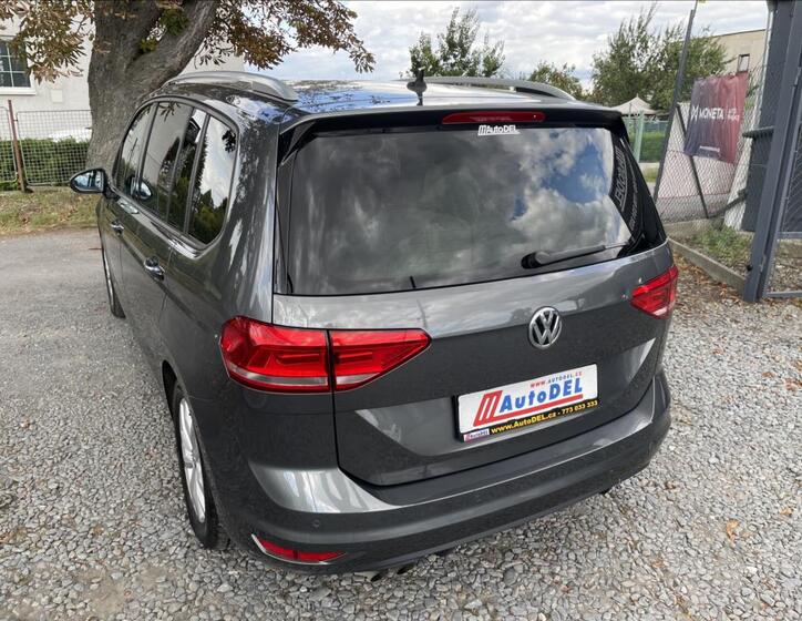 Volkswagen Touran 4