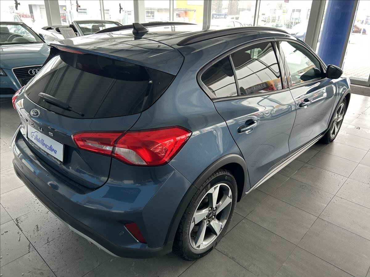 Ford Focus Hatchback 999,0 92 kw