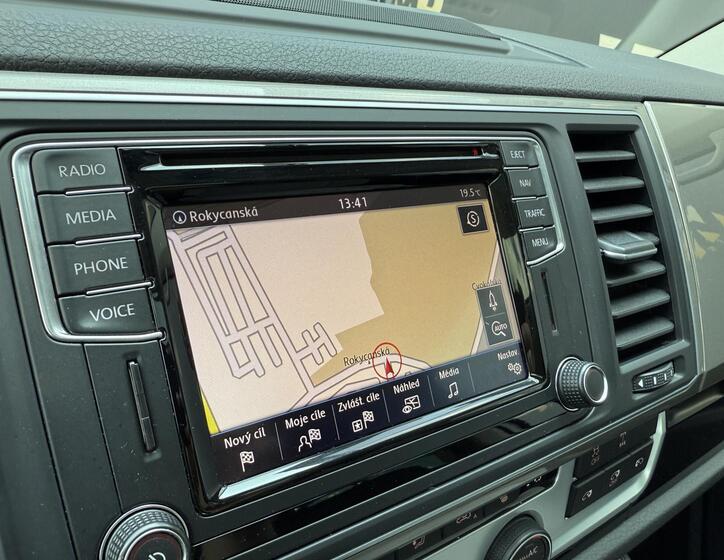 Volkswagen Multivan 32