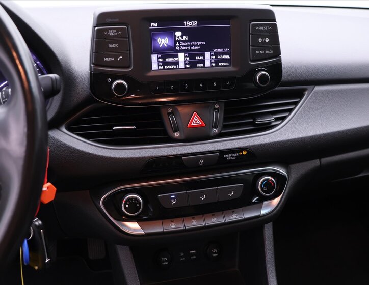 Hyundai i30 Kombi 998,0 88 kw
