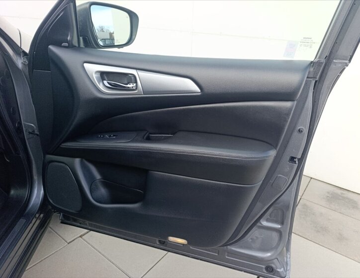 Nissan Pathfinder SUV / Terénní 3,5 l 212 kw