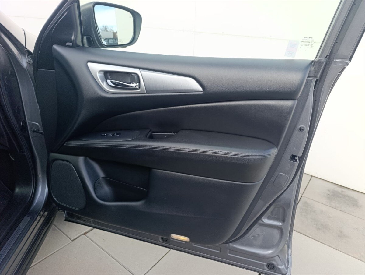 Nissan Pathfinder SUV / Terénní 3,5 l 212 kw