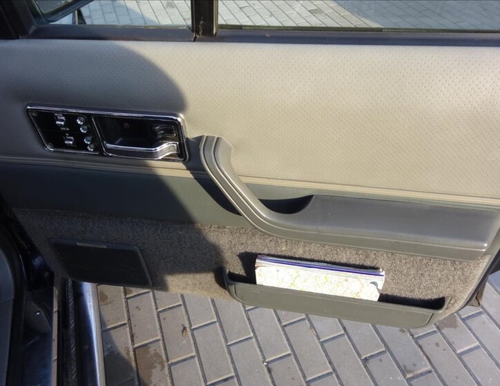 Jeep Cherokee SUV 4,0 l 136 kw