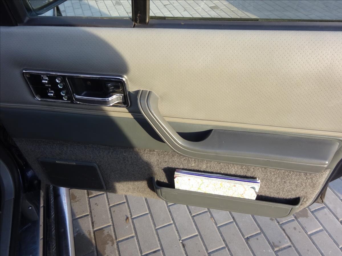 Jeep Cherokee SUV 4,0 l 136 kw