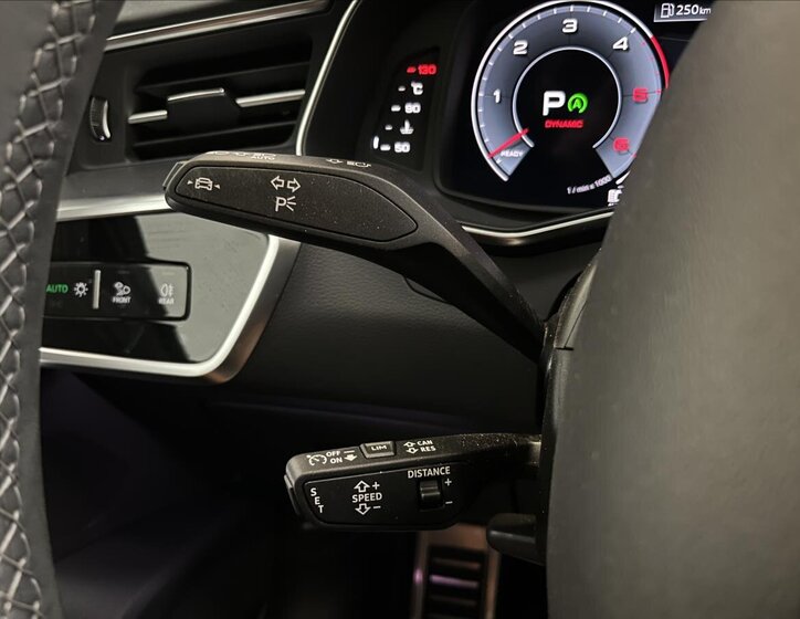 Audi A6 Allroad Kombi 3,0 l 253 kw