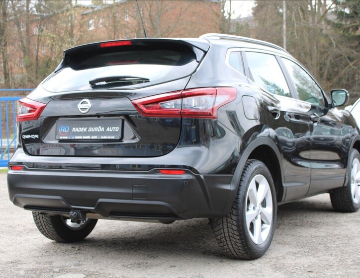 Nissan Qashqai SUV / Terénní 1,3 l 103 kw