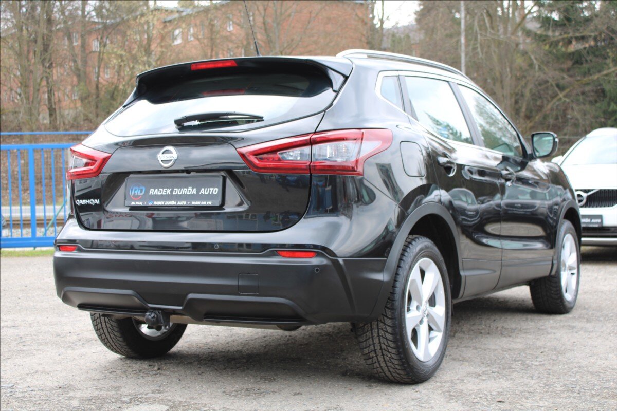 Nissan Qashqai SUV / Terénní 1,3 l 103 kw