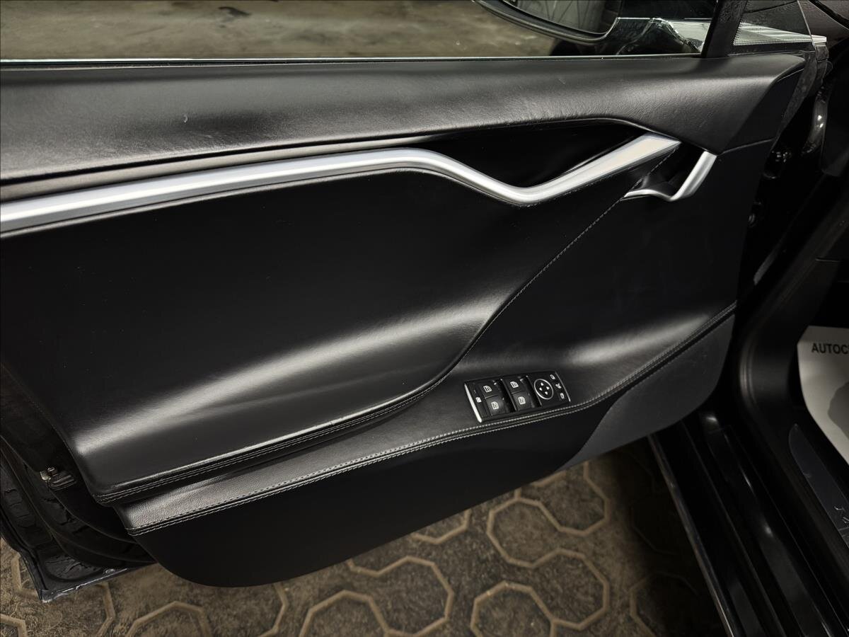 Tesla Model S Liftback 0,0 311 kw