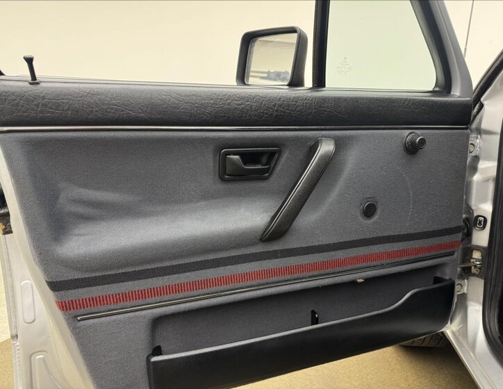 Volkswagen Golf Sedan / Limuzína 1,8 l 79 kw