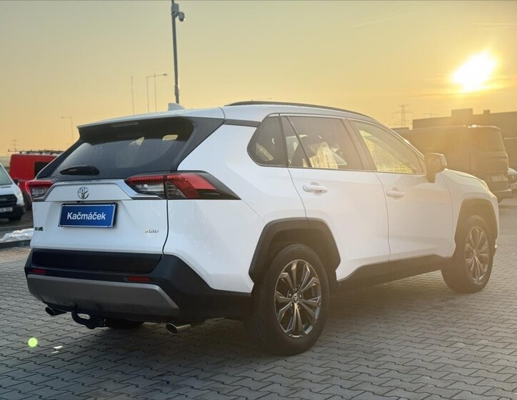 Toyota RAV4 SUV / Terénní 2,0 l 129 kw
