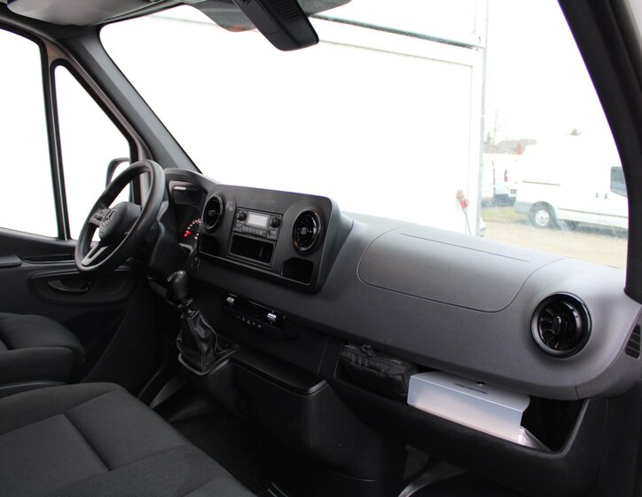 Mercedes-Benz Sprinter 10