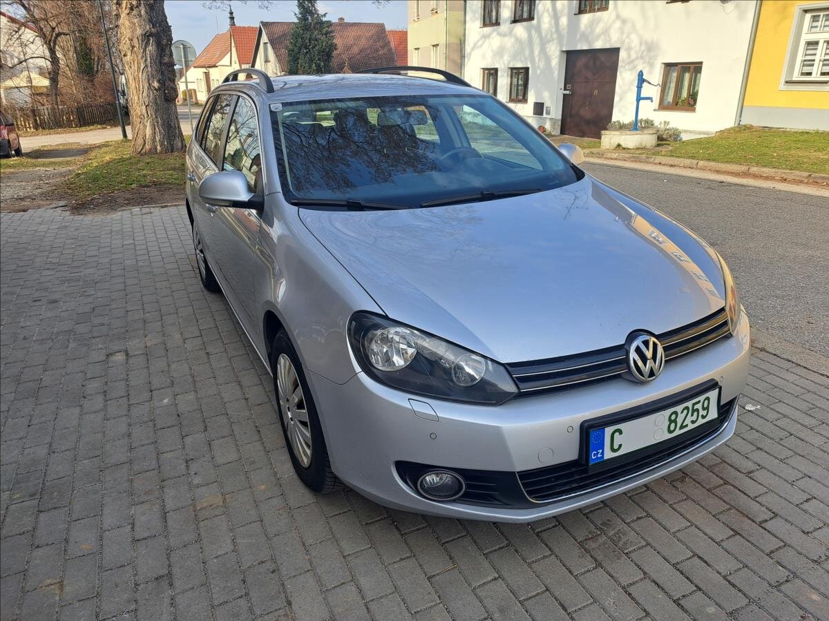 Volkswagen Golf Kombi 1,6 l 77 kw