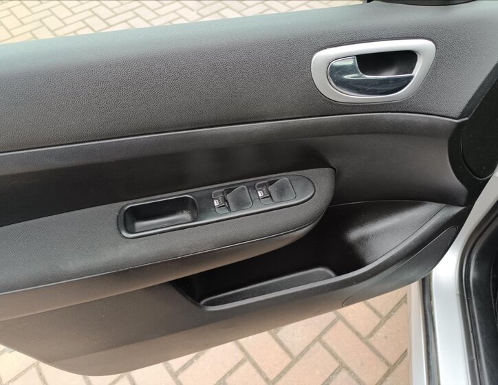 Peugeot 307 Kombi 1,4 l 65 kw