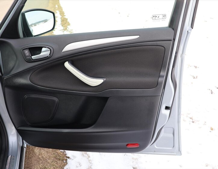 Ford S-MAX MPV 2,0 l 103 kw