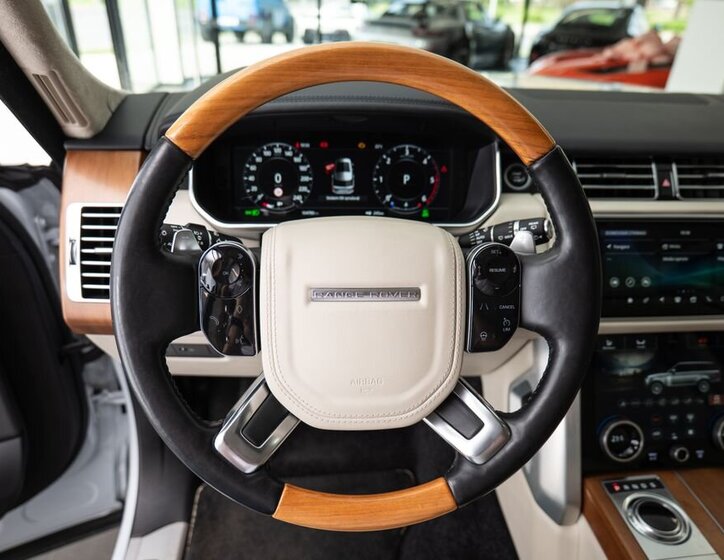 Land Rover Range Rover SUV / Terénní 4,4 l 250 kw