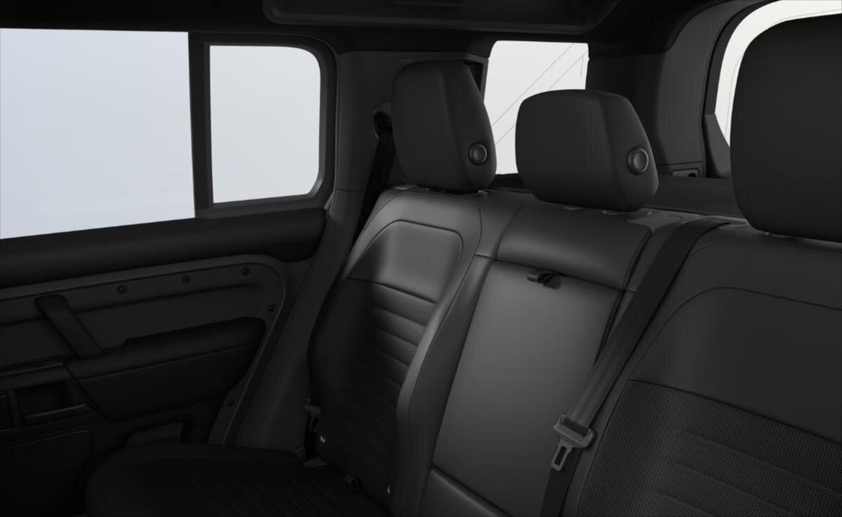 Land Rover Defender SUV / Terénní 4,4 l 467 kw