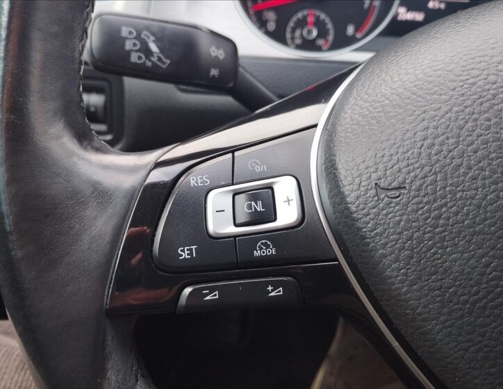 Volkswagen Golf Hatchback 1,2 l 63 kw