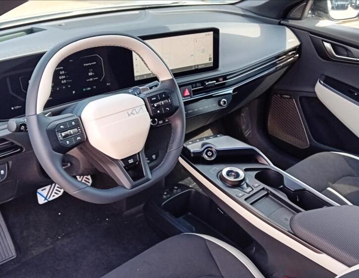 KIA EV6 8