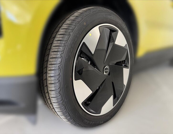 Volvo EX30 SUV / Terénní 0,0 200 kw