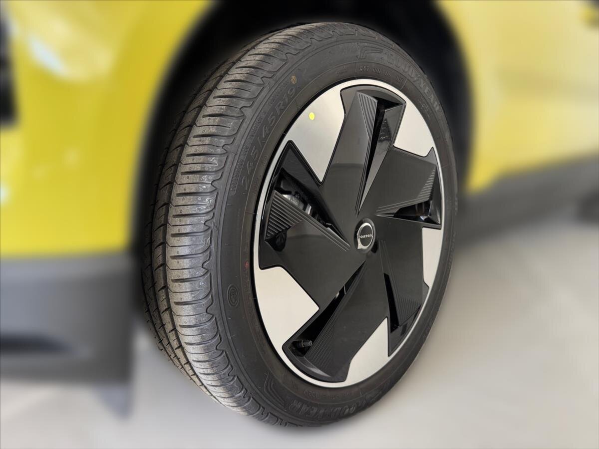 Volvo EX30 SUV / Terénní 0,0 200 kw