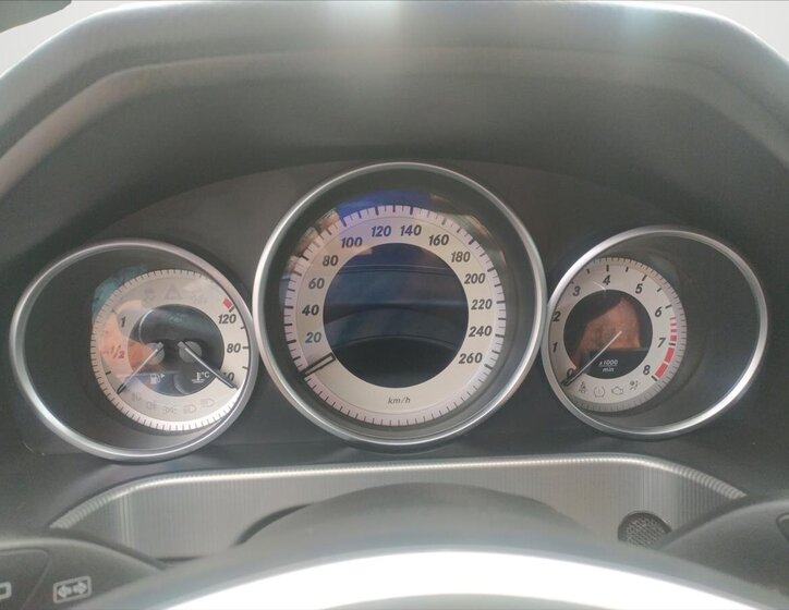 Mercedes-Benz Třídy E 12