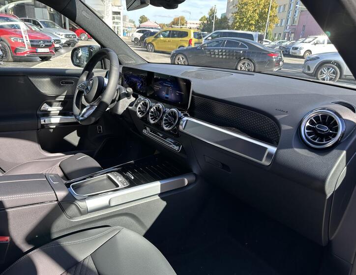 Mercedes-Benz EQB 14