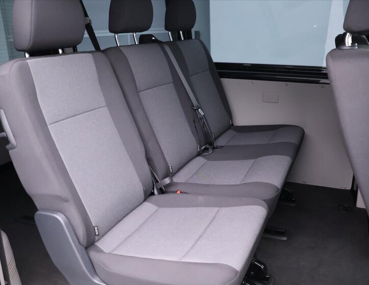 Volkswagen Transporter Kombi 2,0 l 110 kw