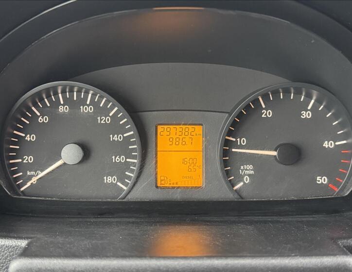 Mercedes-Benz Sprinter 10