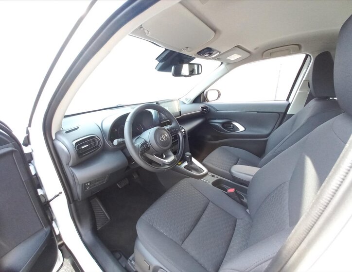 Toyota Yaris Cross 8