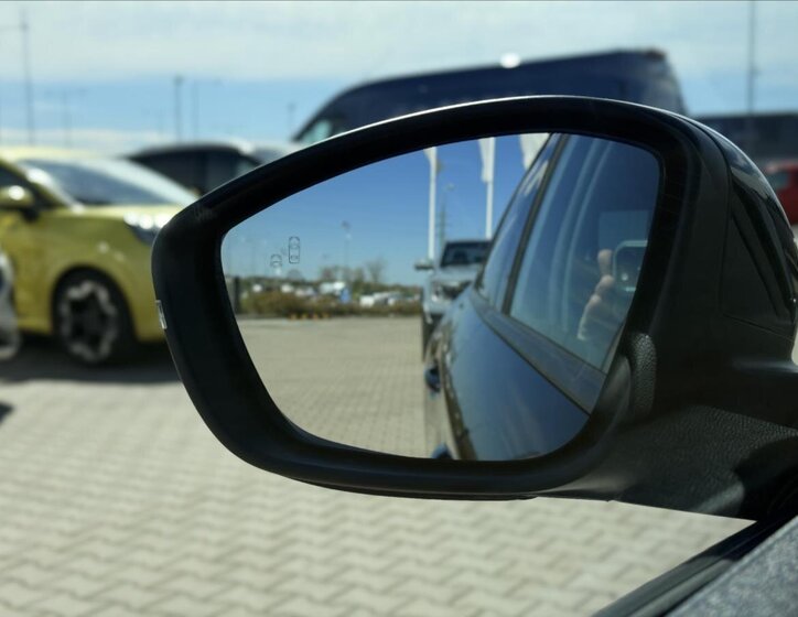 Peugeot 208 Hatchback 1,2 l 74 kw