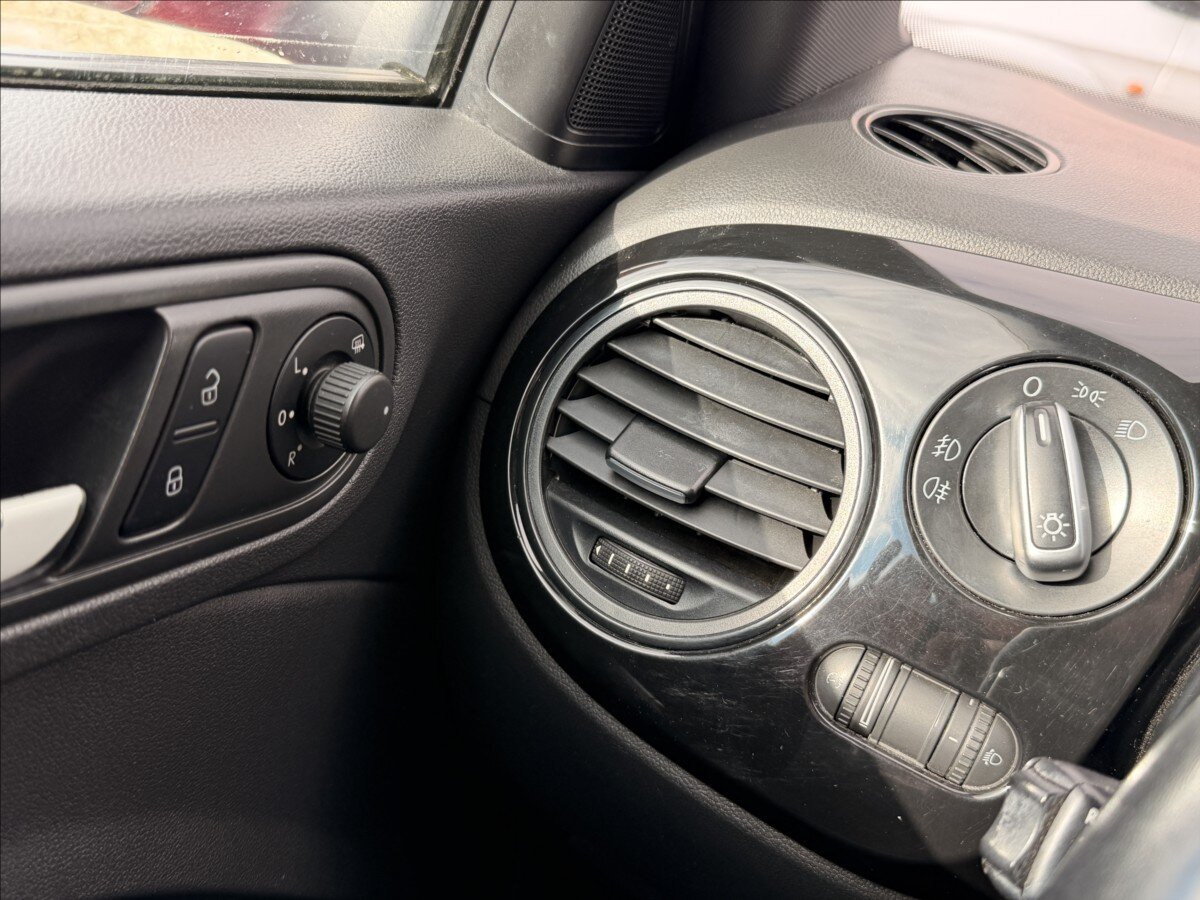 Volkswagen Beetle Kupé 1,6 l 77 kw