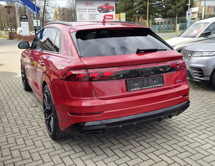 Audi Q8 SUV / Terénní 3,0 l 210 kw