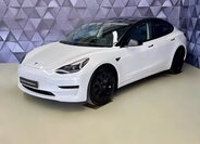 Tesla Model 3 Sedan / Limuzína 0,0 239 kw
