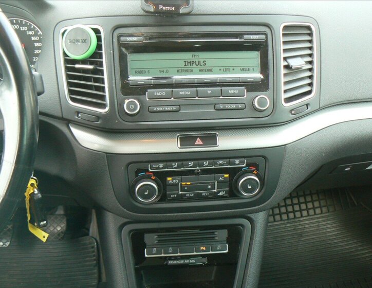 Volkswagen Sharan MPV 2,0 l 103 kw