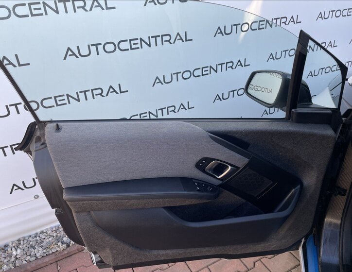 BMW i3 Hatchback 647,0 75 kw