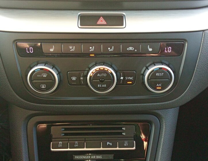 Volkswagen Sharan MPV 2,0 l 103 kw