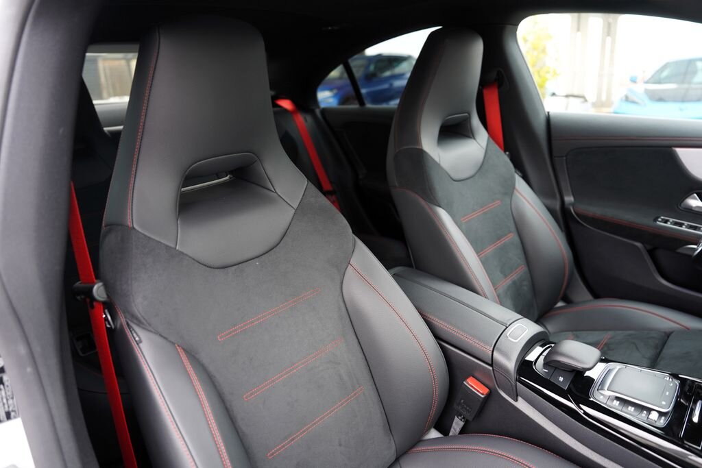 Mercedes-Benz CLA Sedan 2,0 l 340 kw