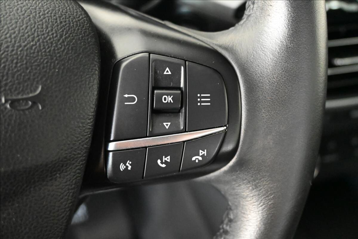 Ford Kuga SUV / Terénní 1,5 l 88 kw