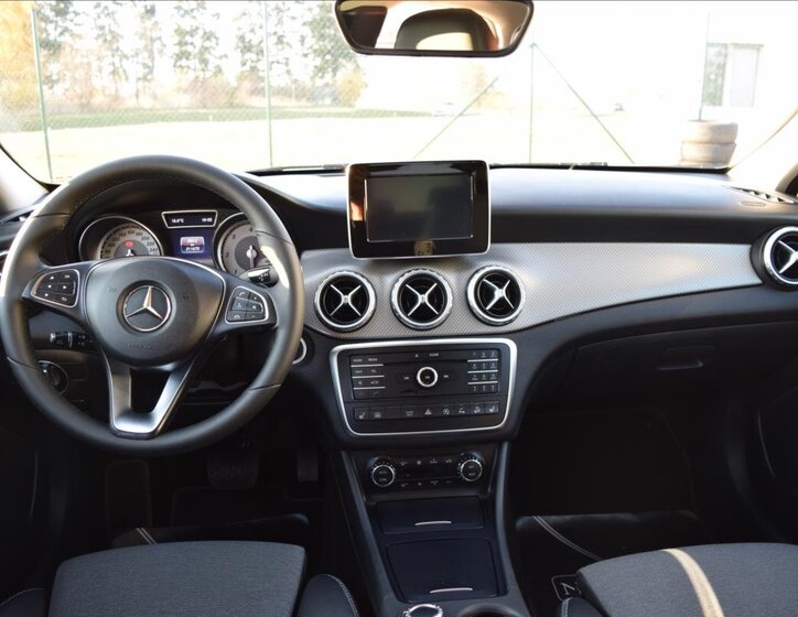 Mercedes-Benz GLA 29