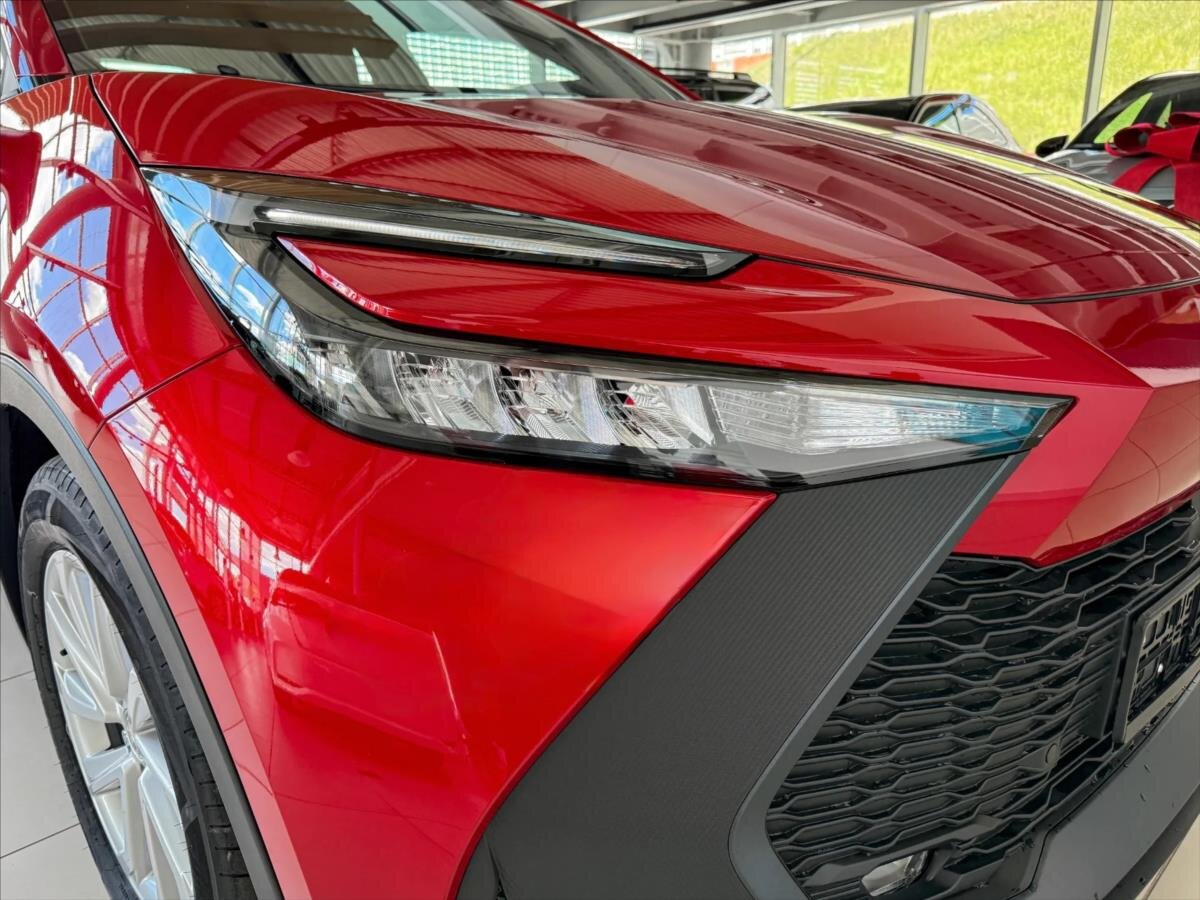 Toyota C-HR SUV 1,8 l 103 kw