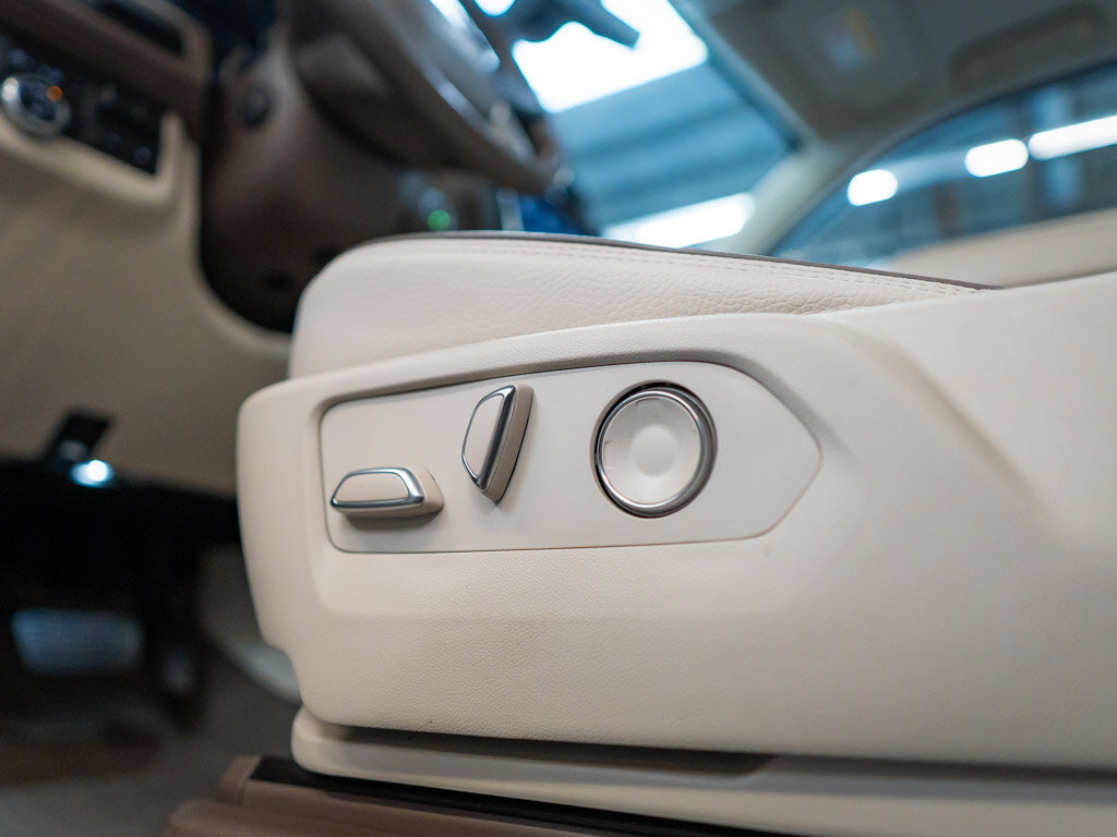 GMC Yukon SUV / Terénní 6,2 l 313 kw