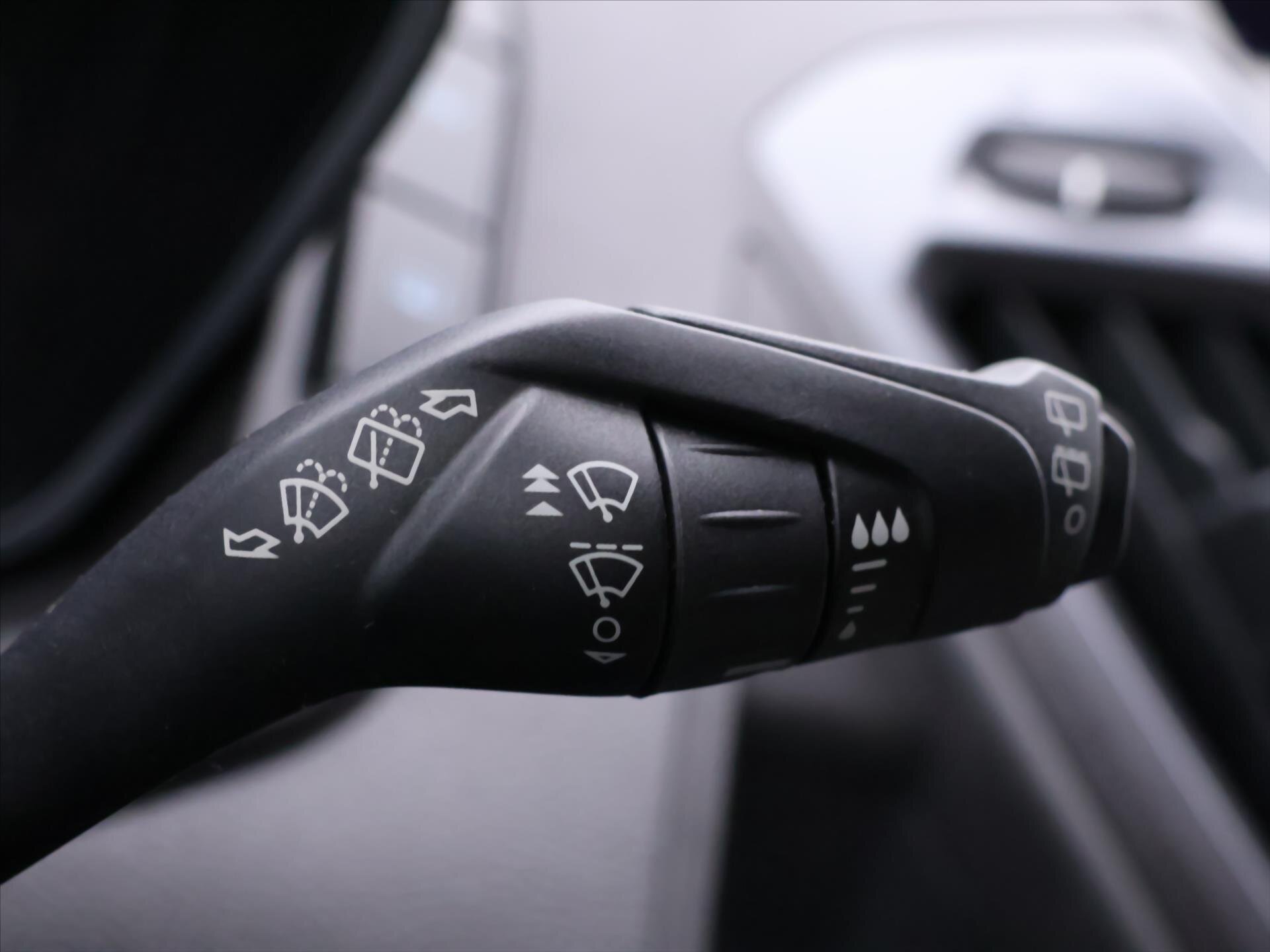 Ford Tourneo Custom Kombi 2,0 l 96 kw