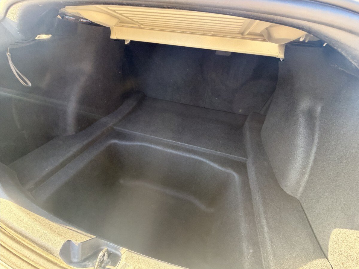 Tesla Model 3 Sedan / Limuzína 0,0 100 kw