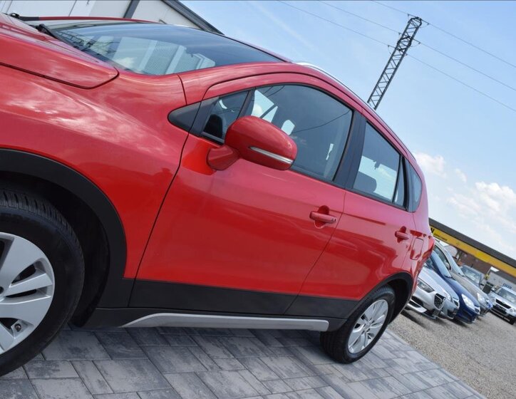 Suzuki SX4 S-Cross Hatchback 1,6 l 88 kw