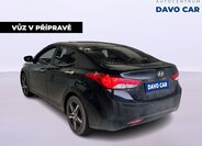 Hyundai Elantra 4