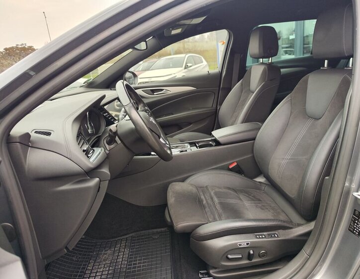 Opel Insignia Kombi 2,0 l 128 kw