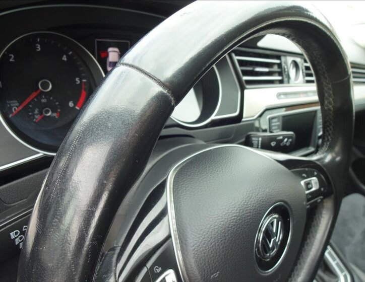 Volkswagen Passat Sedan 2,0 l 110 kw