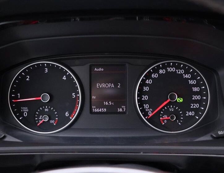 Volkswagen Multivan 19