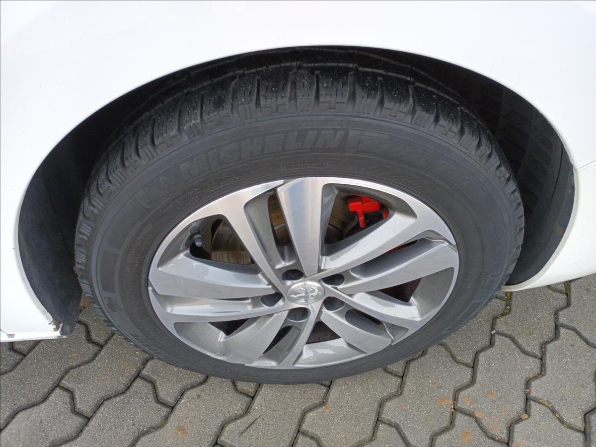 Peugeot Traveller MPV 2,0 l 110 kw