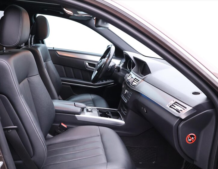 Mercedes-Benz Třídy E 14